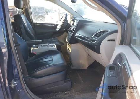 2014 Chrysler Town & Country Touring z USA, uszkodzony, nr VIN 2C4RC1BG4ER126809